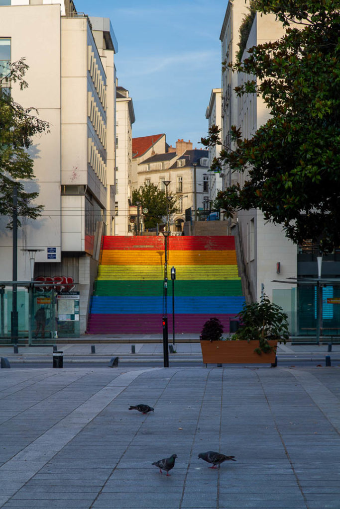 escaliers arc-en-ciel à Nantes